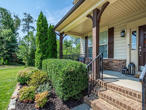 3rd image of 9525 Thistleton Ct