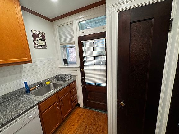5th image of 1406 Barger Pl