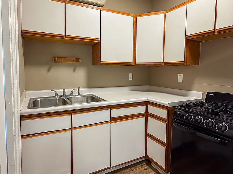 1717 N Talbott St #2 — Photo 6
