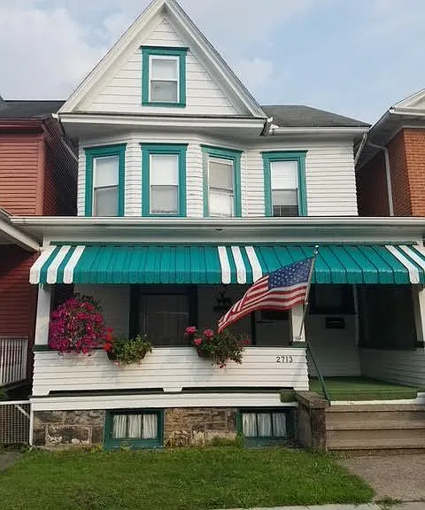 2713 Maple Ave — Photo 1