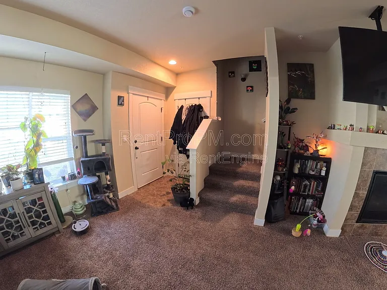 5021 Brookfield Dr #D — Photo 2