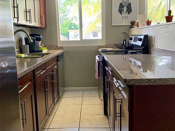 5th image of 1750 NW 29th Ter