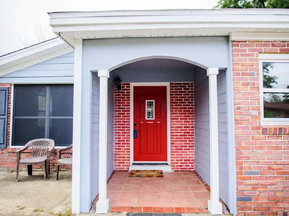 6401 Beauclair Dr, Pensacola, FL 32504