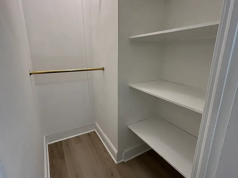 379 Huguenot St #1 — Photo 8