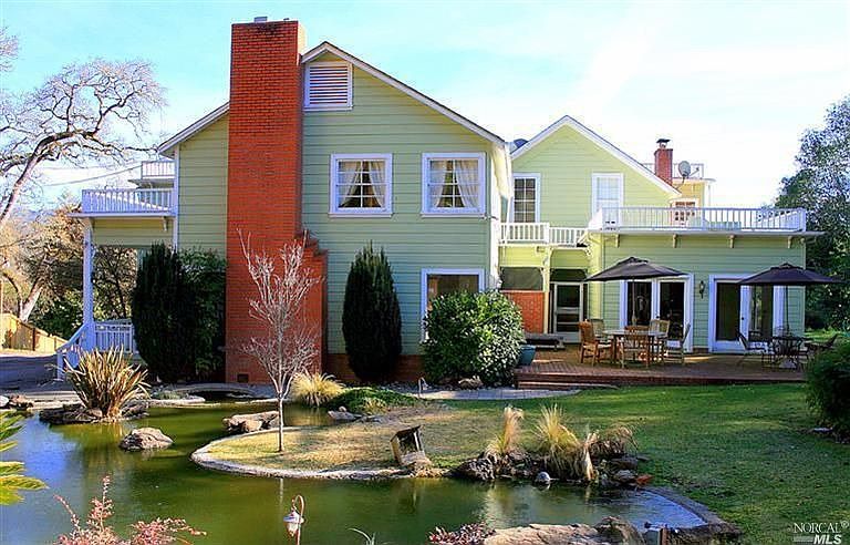 Beautifully landscaped yard