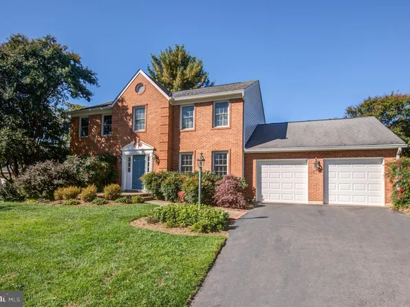 9508 Liberty Tree Ln, Vienna, VA 22182