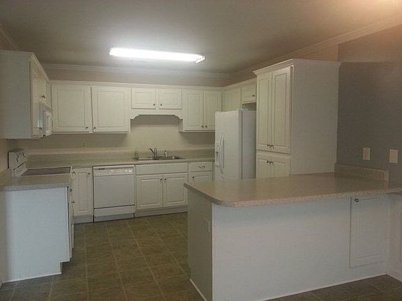 4th image of 2107 Sylvan Lake Dr