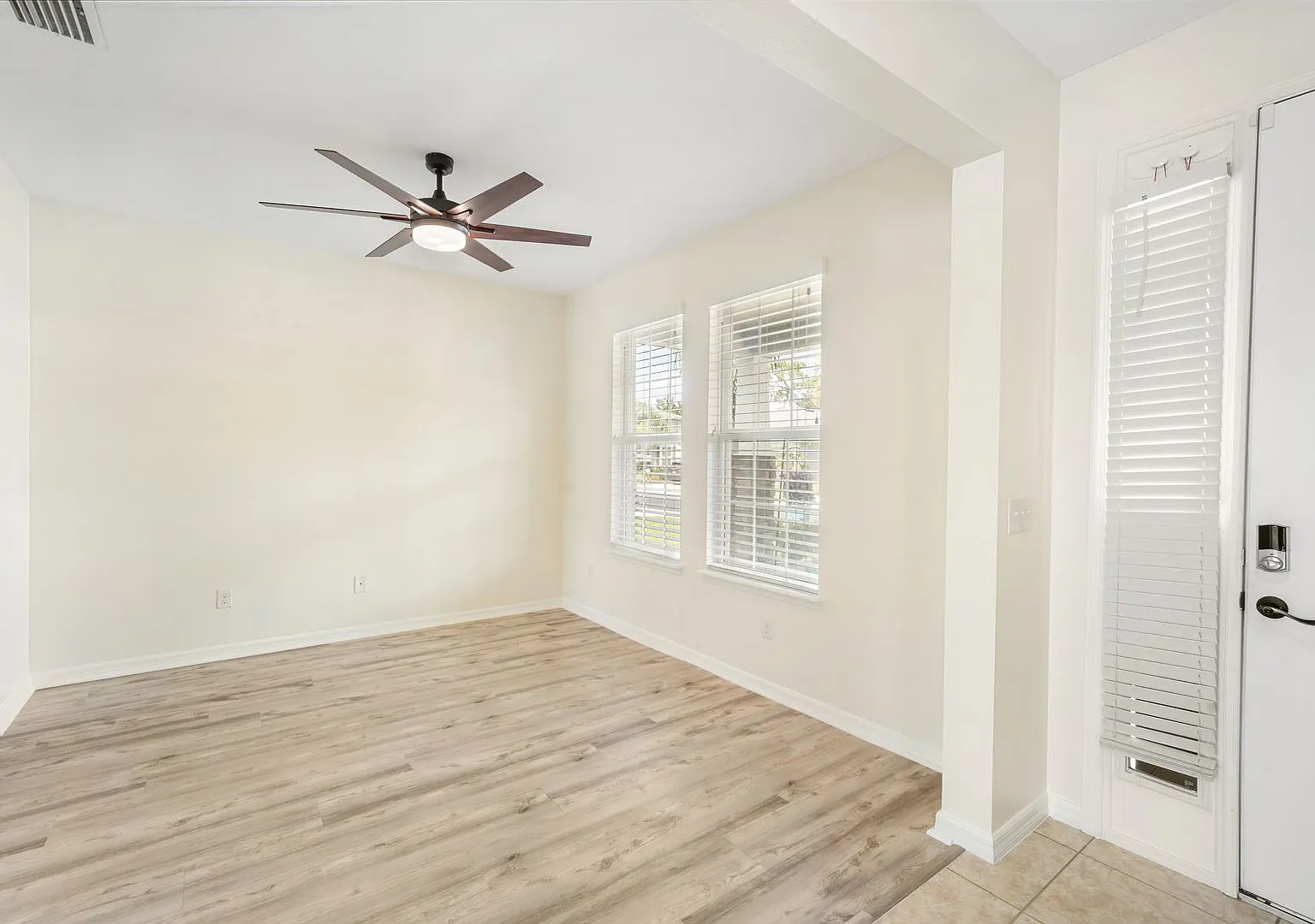 Spacious 4 Bedroom + Loft Home in Avalon Park with Resort-Style Amenities — Photo 4