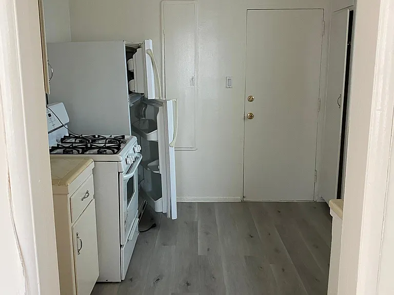 444 Landfair Ave #1/2 — Photo 7