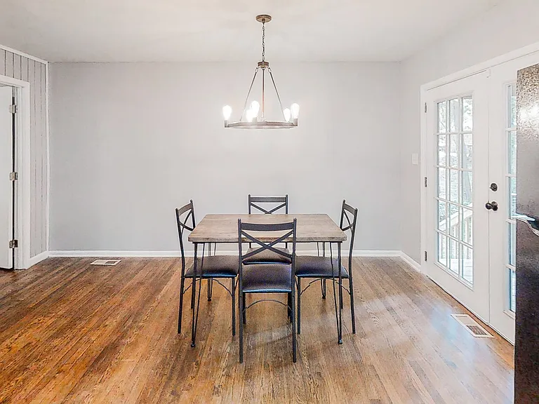 Evergreen Dr SE — Photo 8