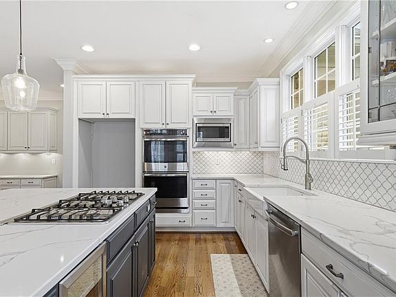 4th image of 598 Elliott Rd