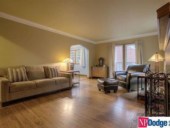 3rd image of 4940 Pinkney St