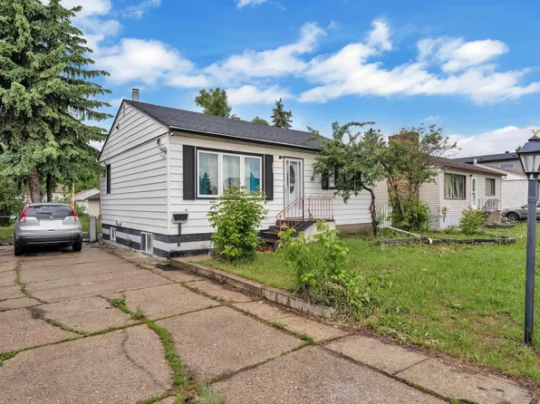 9606 161st St NW, Edmonton, AB T5P 3H1