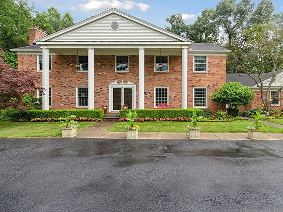 4th image of 4067 Parkwood Ct