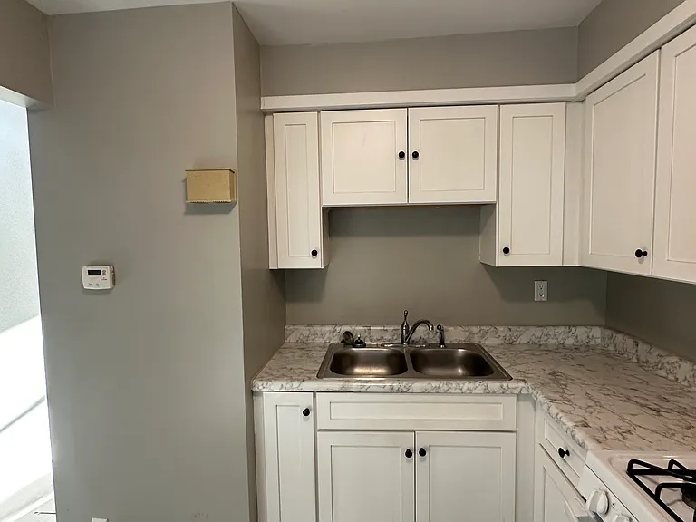 1529 Sheffield Ave #1529 — Photo 8