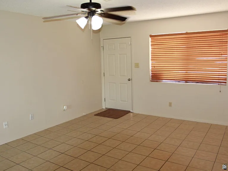 4563 W 18th Ln — Photo 6