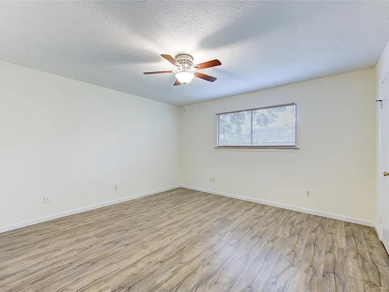 950 Grand Junction Dr — Photo 20