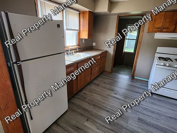 3rd image of 7428 McCook Ave