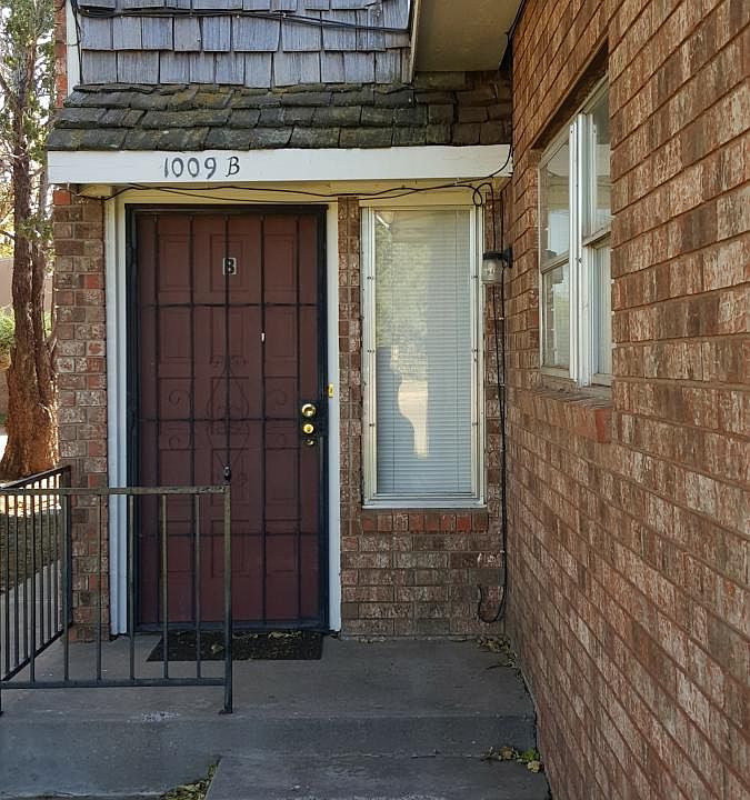 1st image of 1009 Laurelwood Dr APT B