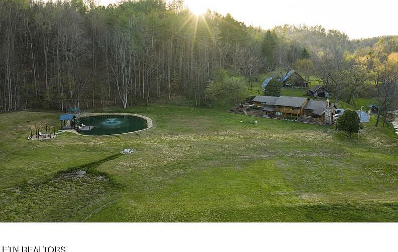 1st image of 4242 Pearl Valley Rd