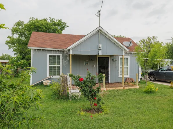 308 W 5th St, Coleman, TX 76834