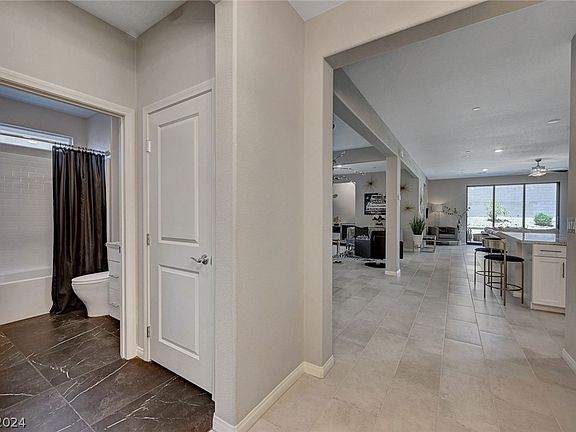 4th image of 5275 Aurora Lake Ln