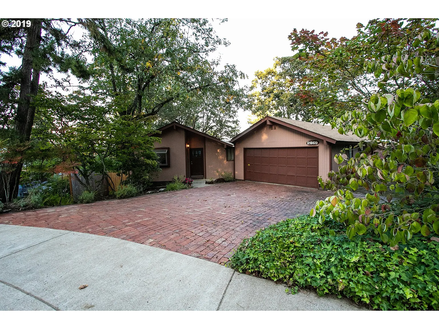 2869 Taylor St photo 1