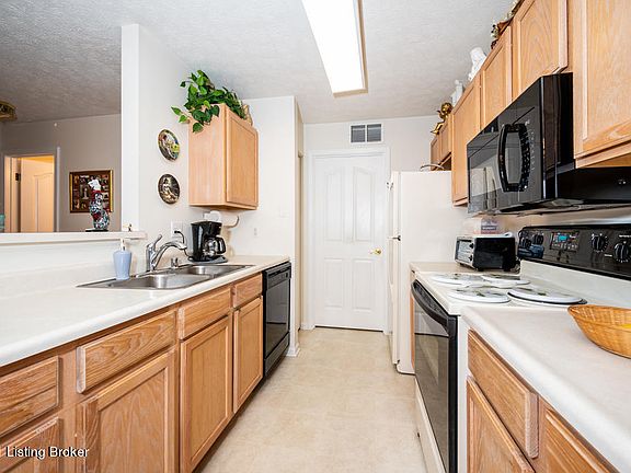 5th image of 1302 Autumn Sun Ct Unit 103
