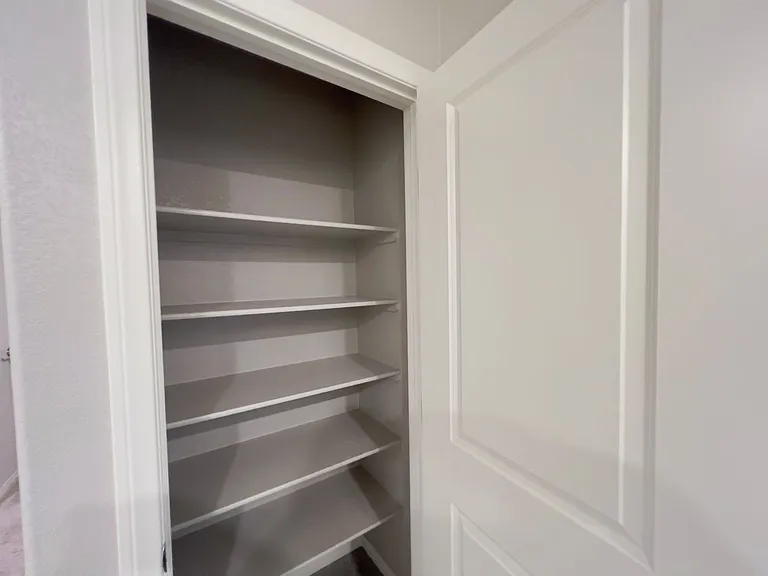 10946 Cambridge Lakes Ave — Photo 17