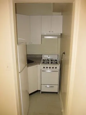 Rented by City Connections Realty | media 19