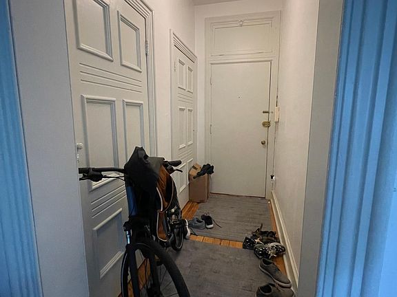 3rd image of 2305 Delancey Pl #3F