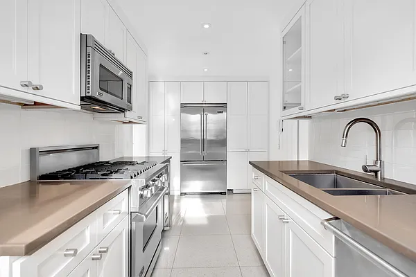 Sold by Douglas Elliman | media 32