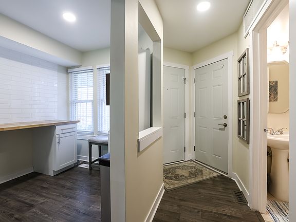 4th image of 196 White Branch Ct