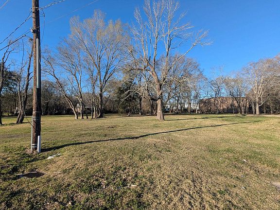 4th image of 620 Langham Rd