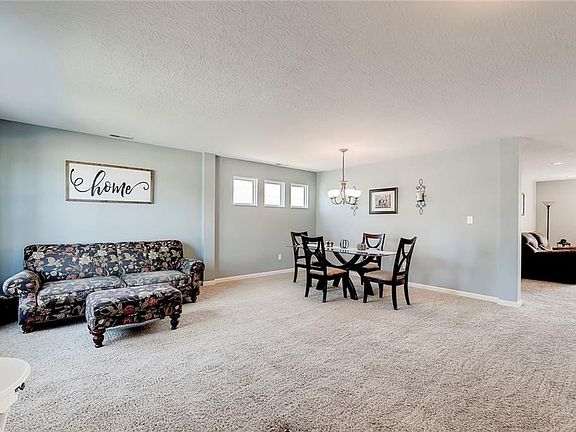3rd image of 6112 N Woods Edge Dr