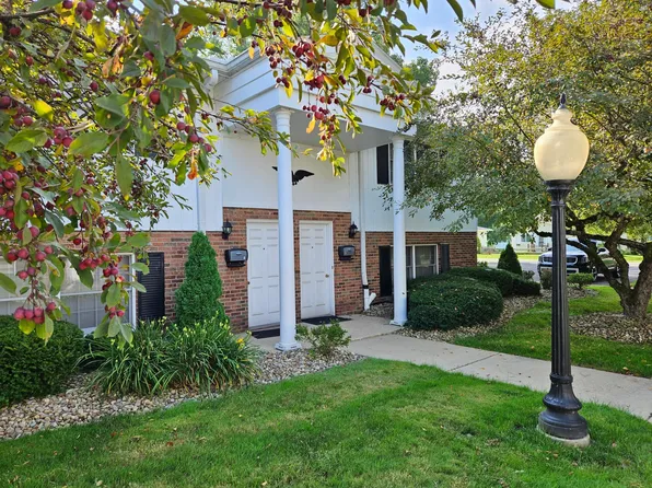 135 W Satin St APT 10, Jefferson, OH 44047