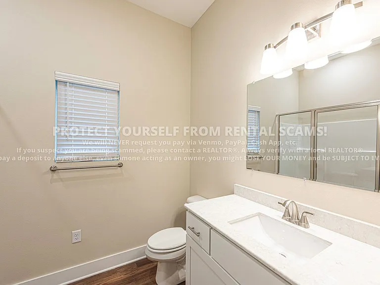 886 S Hill Ave #101 — Photo 9