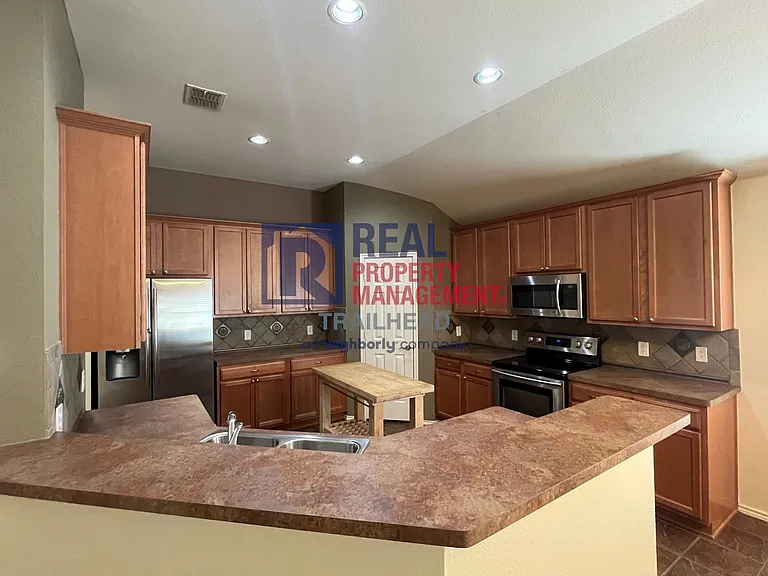3929 Eaglerun Dr — Photo 6