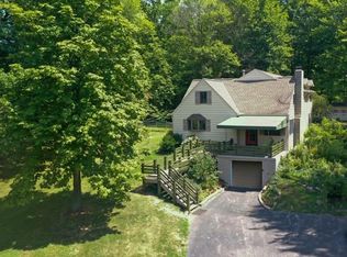 2579 Hanna Rd, Willoughby Hills, OH 44094