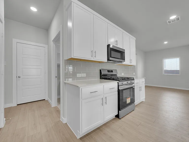 305 Millwood Ln — Photo 14