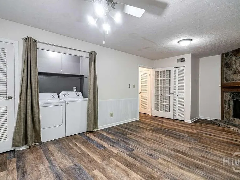 108 Fernbanks Ct — Photo 25