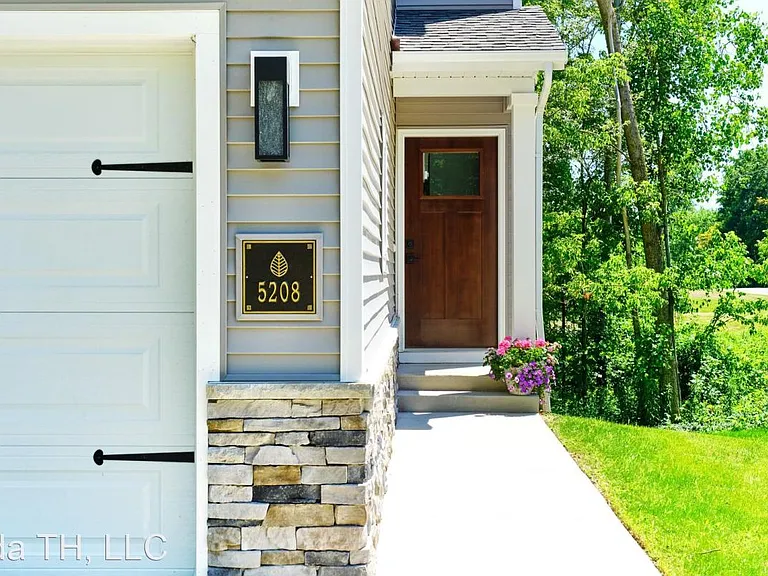 The Knoll - Townhomes of Ada — Photo 16