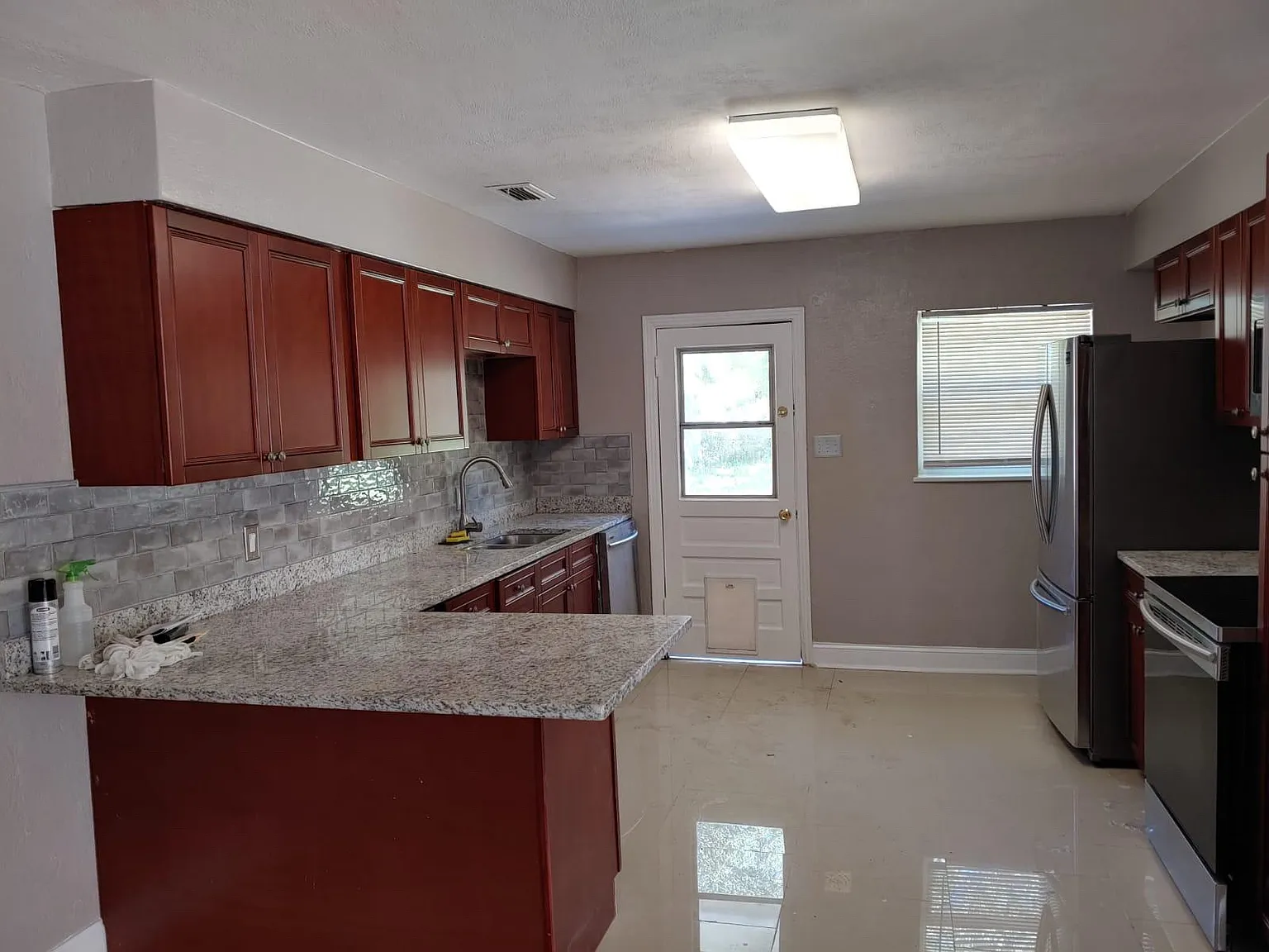 10705 N Waterhole Pl — Photo 2