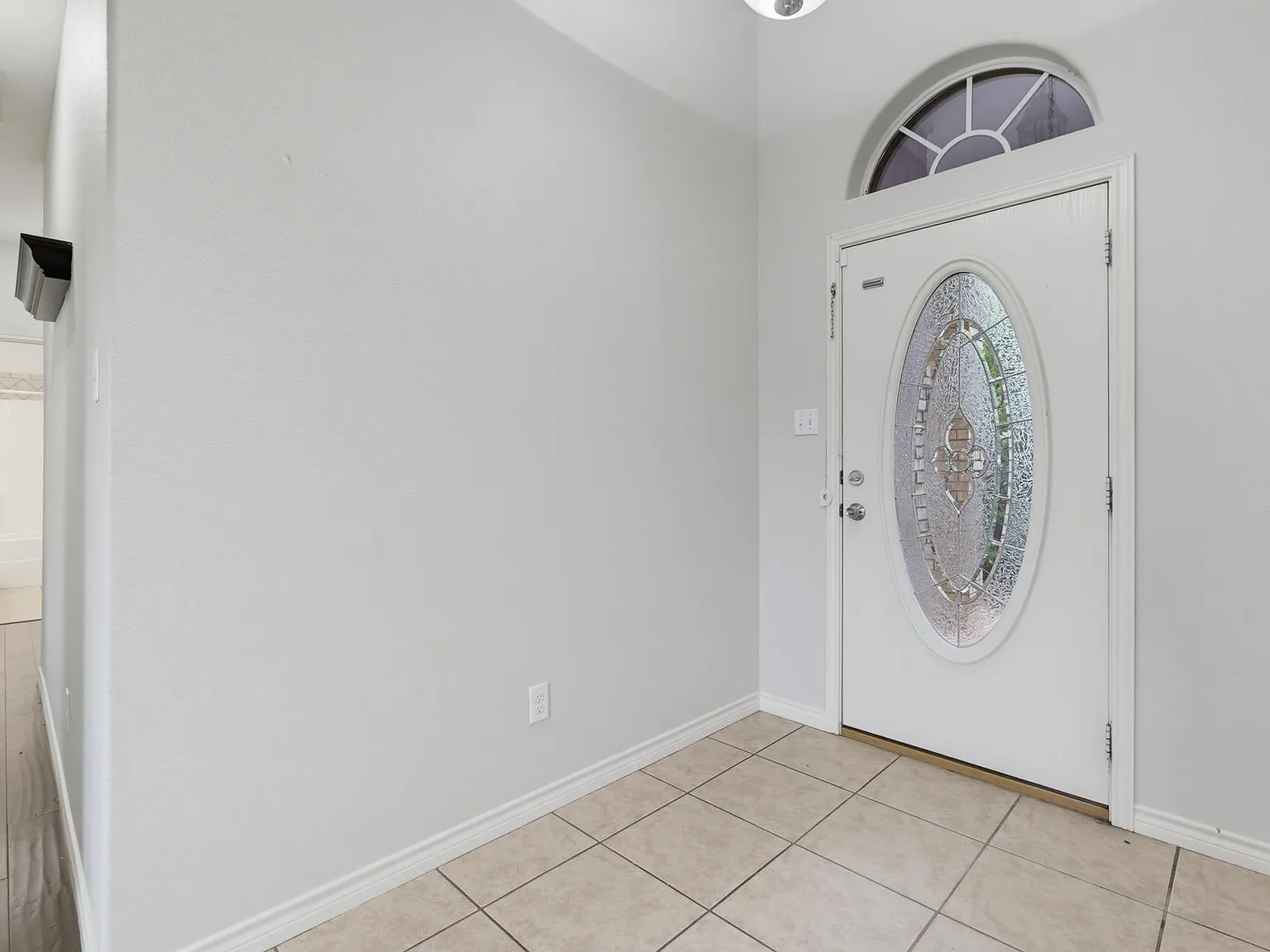 3 bed, 1823 sqft, $2,900 — Photo 4