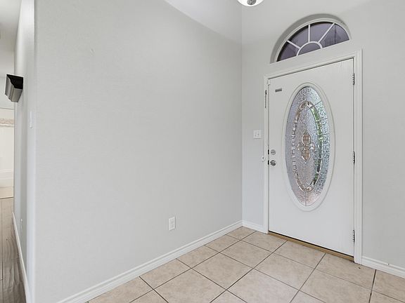 4th image of 7017 Springwater Ave