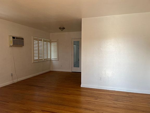 2nd image of 1082 Prescott Ave