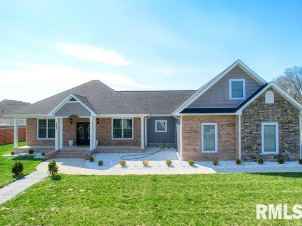 2006 Dew Drop Dr, Marion, IL 62959