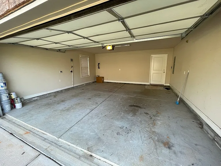654 Dutchmans Creek Trl — Photo 5