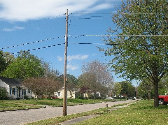 5th image of 998 Wrenwood St