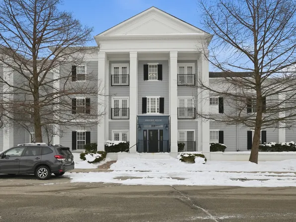 12833 Tradd St APT 2A, Carmel, IN 46032